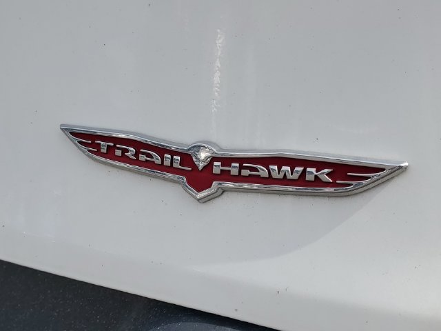 Used 2016 Jeep Cherokee Trailhawk w/ Cold Weather Group AWD/4WD image 6