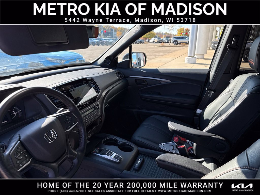 Used 2023 Honda Passport TrailSport image 16