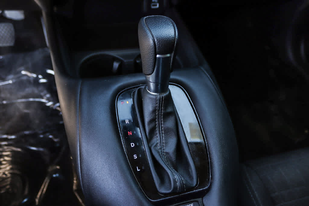 Used 2025 Honda HR-V LX image 18