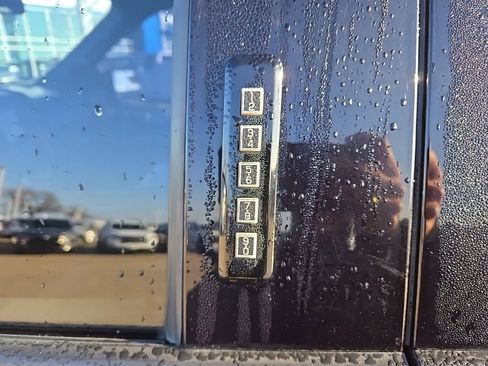 Used 2017 Ford F150 XLT w/ Equipment Group 302A Luxury image 22