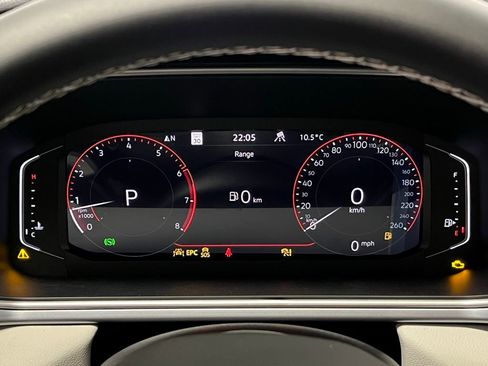 New 2026 Volkswagen Taos SEL image 24