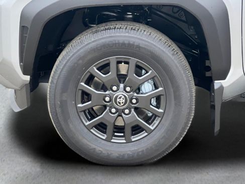 New 2026 Toyota 4Runner SR5 AWD/4WD image 25