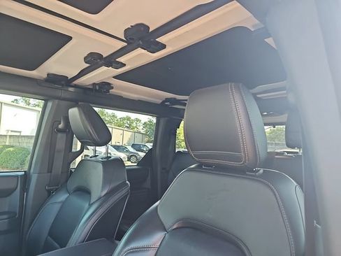 Used 2025 Ford Bronco Badlands AWD/4WD image 17