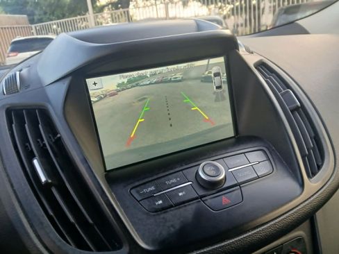 Used 2019 Ford Escape SE w/ Ford Safe & Smart Package AWD/4WD image 15
