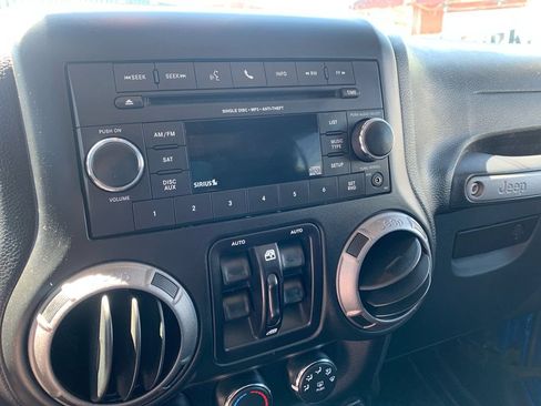 Used 2015 Jeep Wrangler Unlimited Sport w/ Quick Order Package 24S AWD/4WD image 10