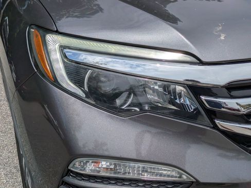 Used 2017 Honda Pilot Elite image 10