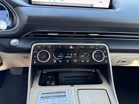 Used 2024 Genesis GV80 3.5T w/ Prestige Package image 28