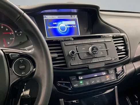 Used 2017 Honda Accord Sport image 6