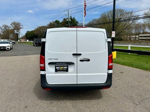 Used 2023 Mercedes-Benz Metris image 8