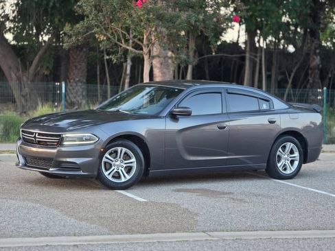Used 2017 Dodge Charger SE RWD image 20