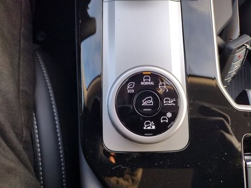 New 2026 Mitsubishi Outlander SE image 24