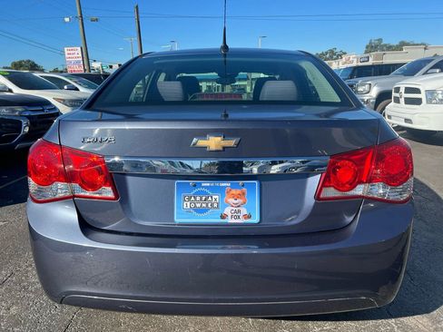 Used 2013 Chevrolet Cruze LS image 6