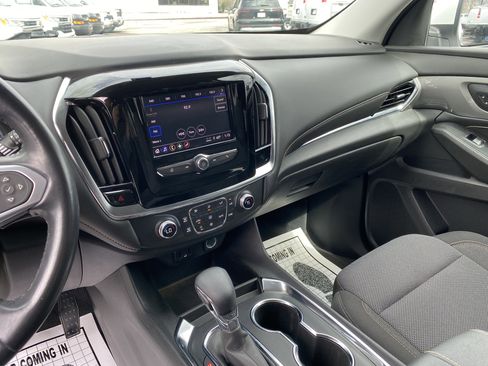Used 2021 Chevrolet Traverse LT image 23