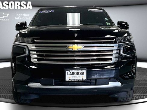 Certified 2024 Chevrolet Suburban High Country w/ Advanced Technology Package AWD/4WD image 3