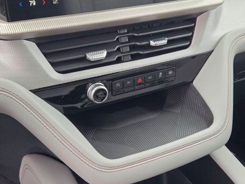 New 2026 Ford Explorer Active w/ Active Comfort Package image 30