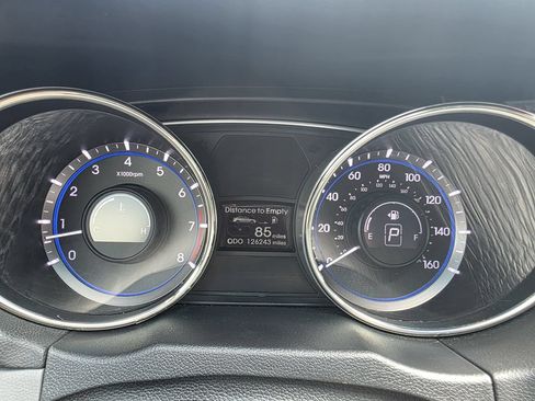Used 2011 Hyundai Sonata SE w/ Navigation & Sunroof Pkg 4 FWD image 36