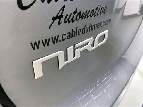 Certified 2025 Kia Niro SX Touring FWD image 8