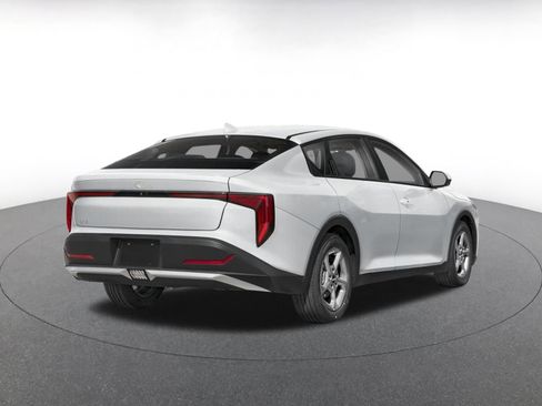Used 2025 Kia K4 FWD image 2