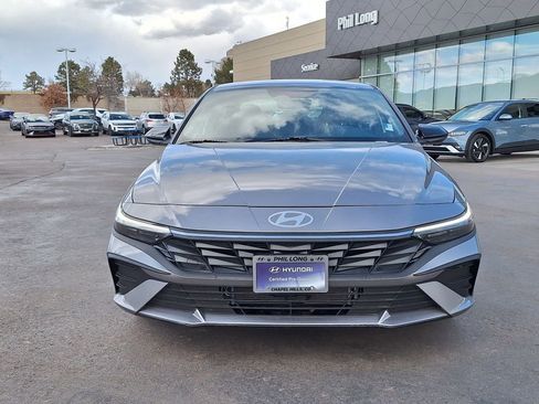 New 2025 Hyundai Elantra SEL image 8