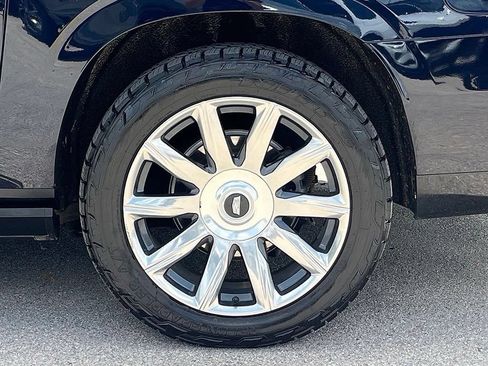 Used 2024 Cadillac Escalade ESV Premium Luxury Platinum AWD/4WD image 32