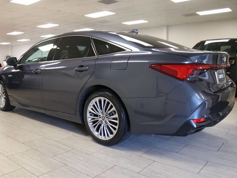 Used 2021 Toyota Avalon Limited w/ Advanced Safety Package FWD image 8