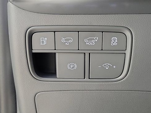 New 2026 Hyundai Ioniq 9 SE AWD/4WD image 7