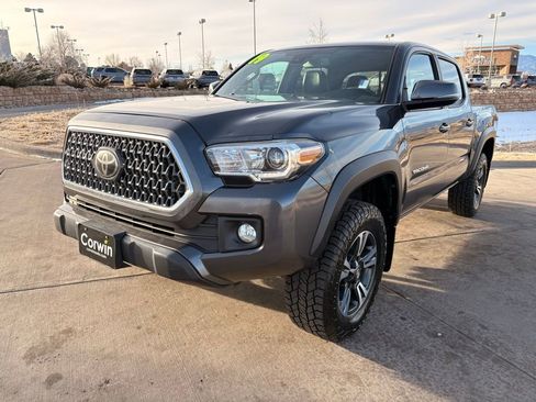 Used 2019 Toyota Tacoma TRD Off-Road image 3