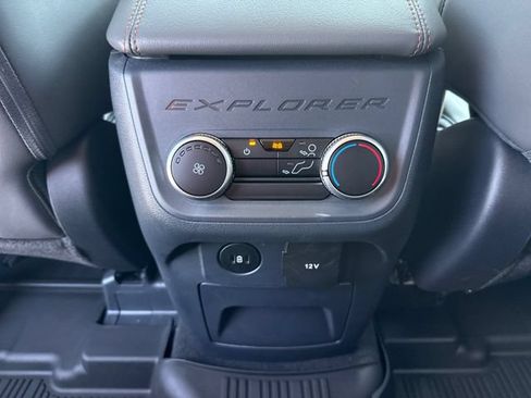 Used 2025 Ford Explorer Active w/ Active Comfort Package AWD/4WD image 29