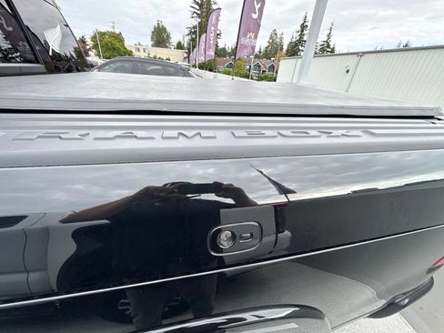 Used 2018 Honda Pilot Touring image 20