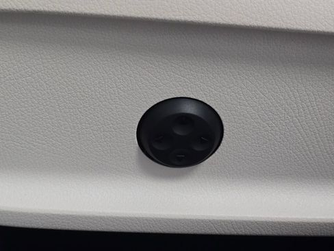 Used 2025 Mercedes-Benz GLA 250 4MATIC image 36