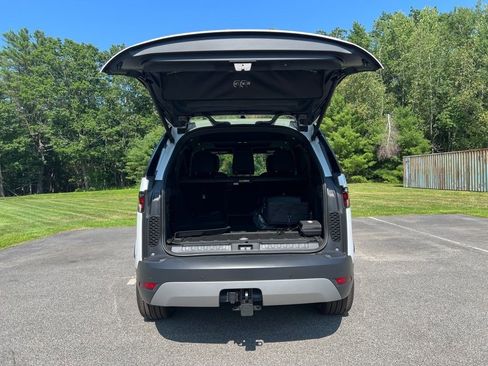 New 2025 Land Rover Discovery S image 28