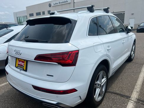 Used 2023 Audi Q5 e Premium w/ Convenience Package AWD/4WD image 3
