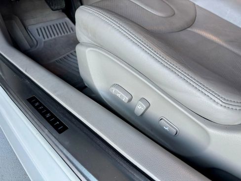 Used 2009 INFINITI G37 Journey w/ Premium Pkg image 29
