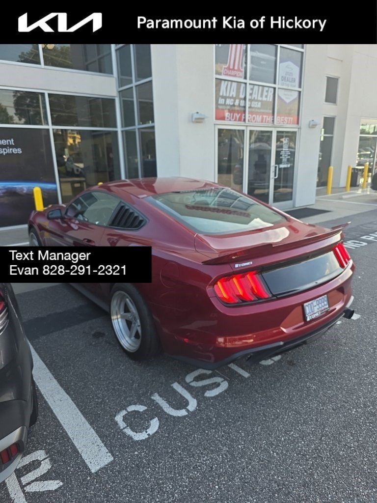 Used 2018 Ford Mustang Coupe RWD image 4