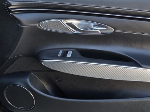 Used 2022 Genesis GV70 2.5T w/ Sport Prestige Package image 8