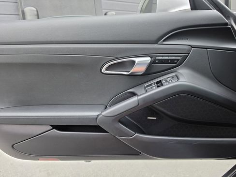Certified 2024 Porsche 718 Boxster S RWD image 20
