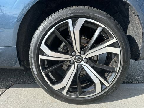 Used 2023 Volvo XC60 B5 Ultimate w/ Climate Package image 6