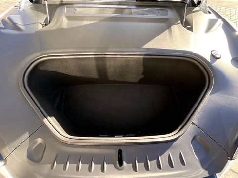 Used 2022 Tesla Model S image 9