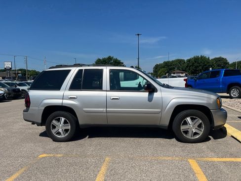 Used 2005 Chevrolet TrailBlazer LT AWD/4WD image 2
