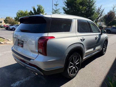 Used 2023 Hyundai Palisade SEL w/ Cargo Package AWD/4WD image 5