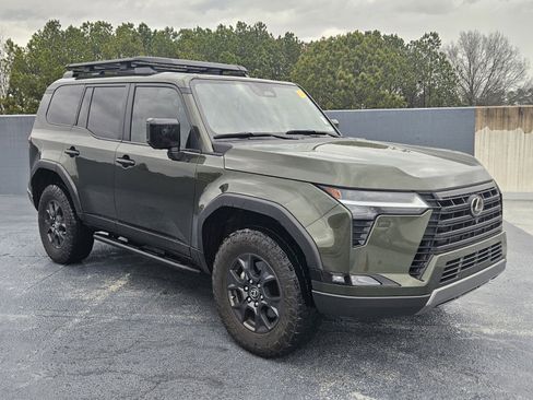 Used 2024 Lexus GX 550 image 2