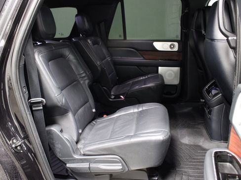Used 2023 Lincoln Navigator L Reserve image 17