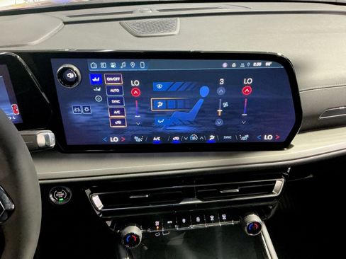 New 2026 Chevrolet Traverse LT w/ Enhanced Driving Package image 29