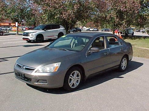 Used 2006 Honda Accord EX-L image 2