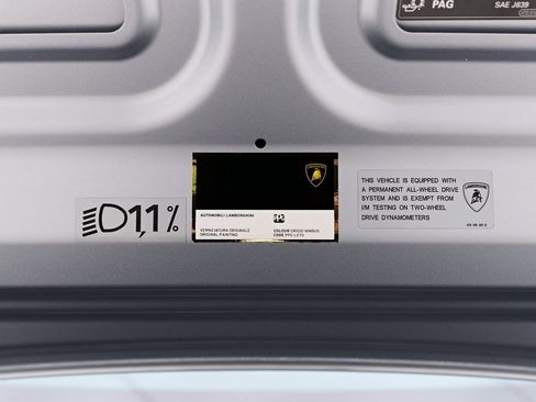 Used 2018 Lamborghini Huracan Performante image 24