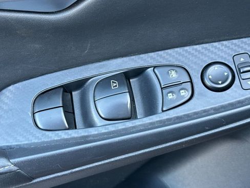 Used 2025 Nissan Sentra SV image 15