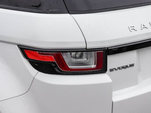 Used 2019 Land Rover Range Rover Evoque SE AWD/4WD image 7
