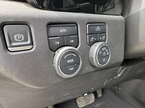 Used 2022 Chevrolet Silverado 1500 RST w/ Max Trailering Package AWD/4WD image 13
