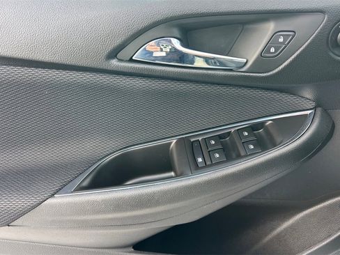 Used 2017 Chevrolet Cruze LS image 10