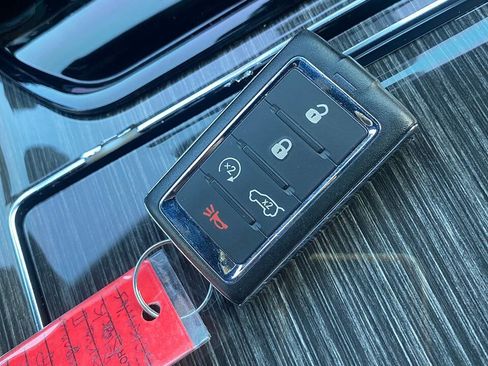 Used 2022 Jeep Wagoneer Series II AWD/4WD image 52